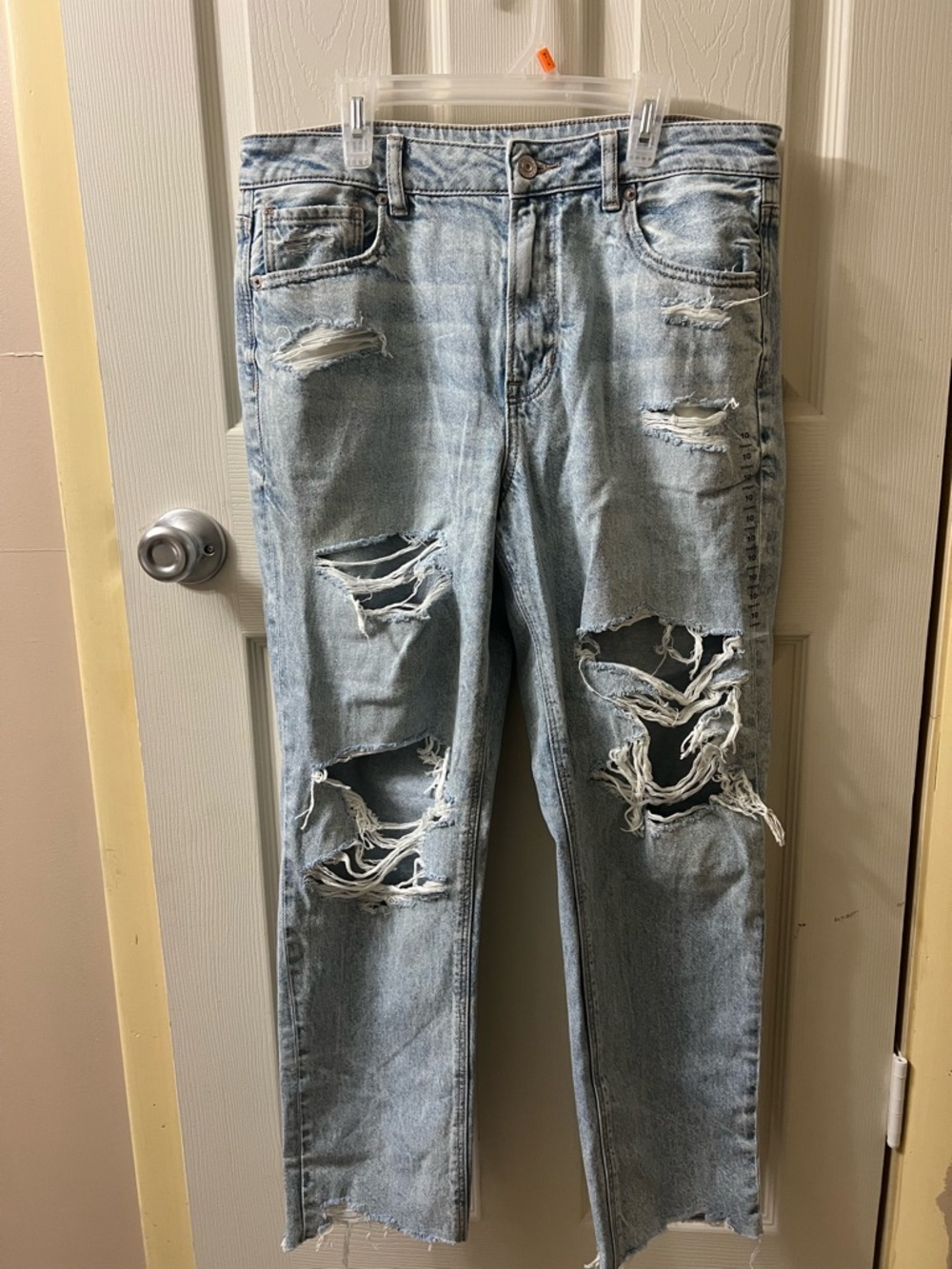 American Eagle Outfitters Distressed Mom Jeans